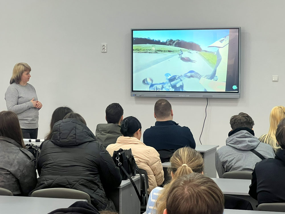 Безпека на дорозі — відповідальність кожного: зустріч із фахівцями автошколи «Моторс-М»